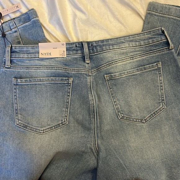 NWT women’s NYDJ Teresa Wide Leg Radiance jeans size 10 light colored denim - Picture 5 of 8